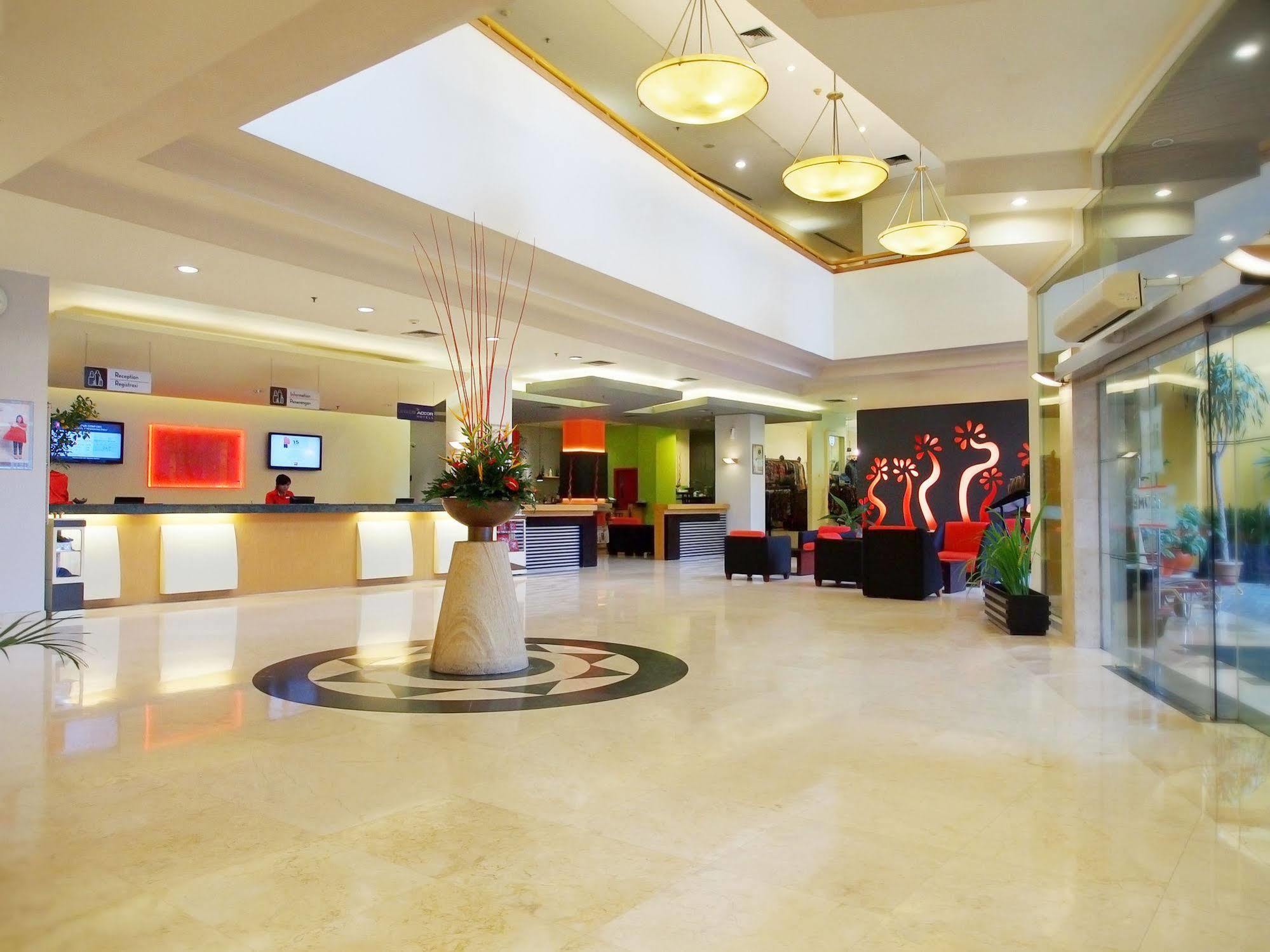 Hotel Ibis Malioboro Jogyakarta Zewnętrze zdjęcie