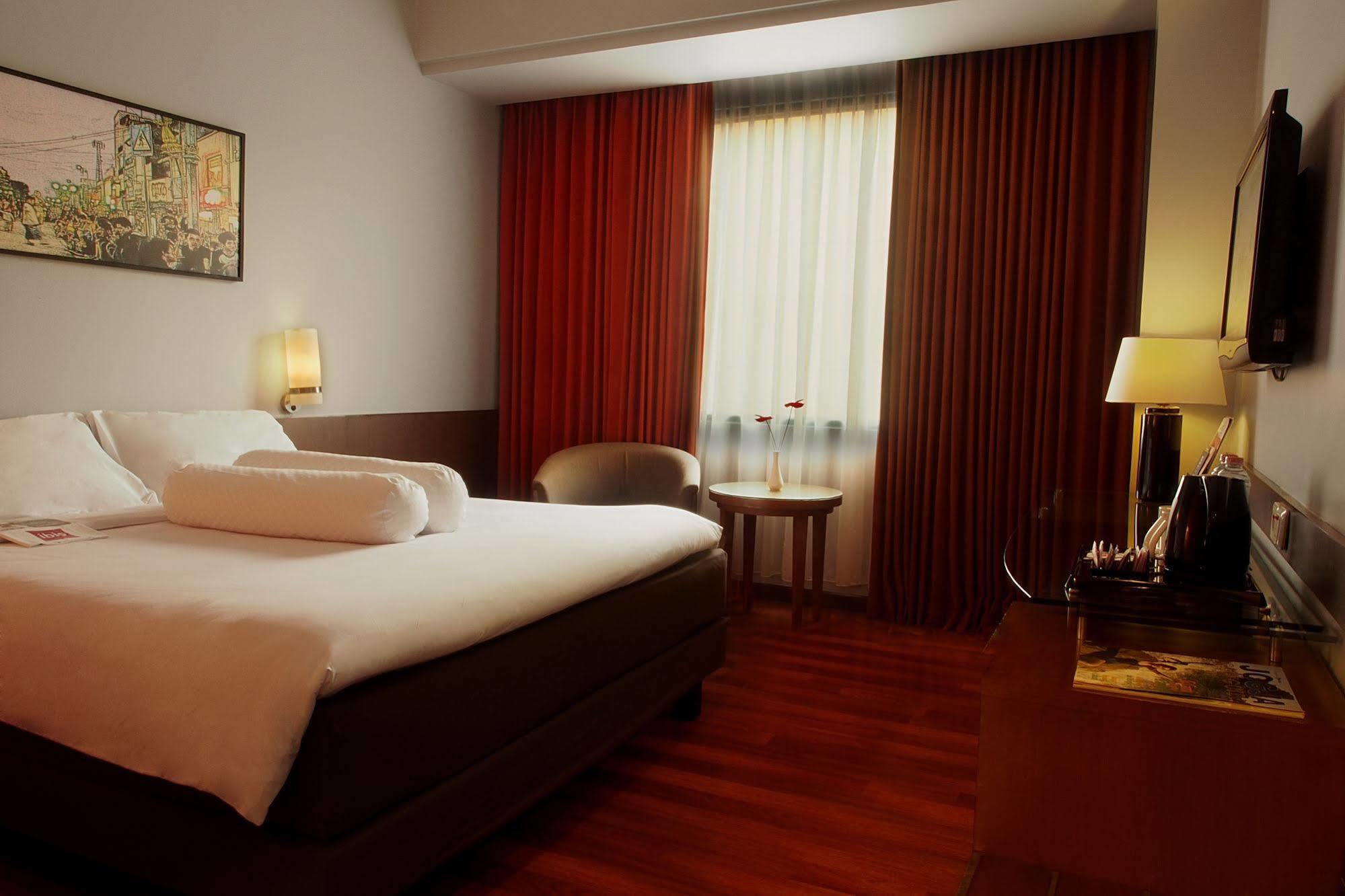 Hotel Ibis Malioboro Jogyakarta Zewnętrze zdjęcie